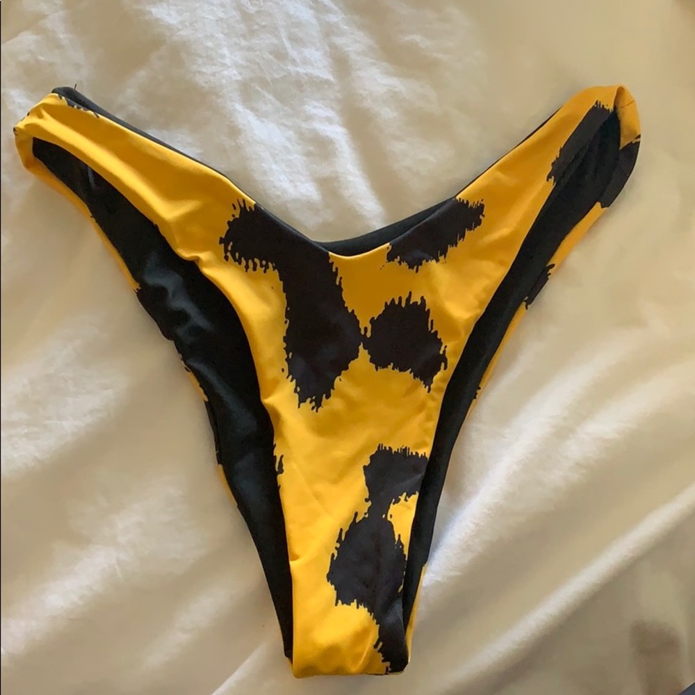 FREE W PURCHASE NWOT high leg cheeky bikini bottom
